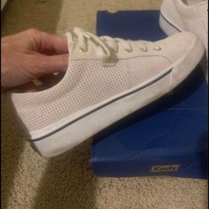Womans keds shoes size 10….GUC